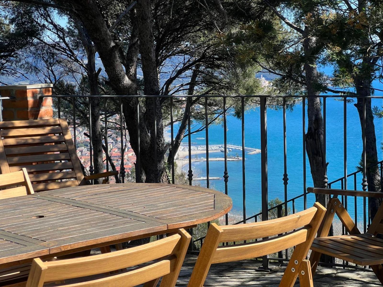 Torre Alpicella Holiday Home, A Scenic Escape Into Nature And Relaxation ディアーノ・マリーナ エクステリア 写真
