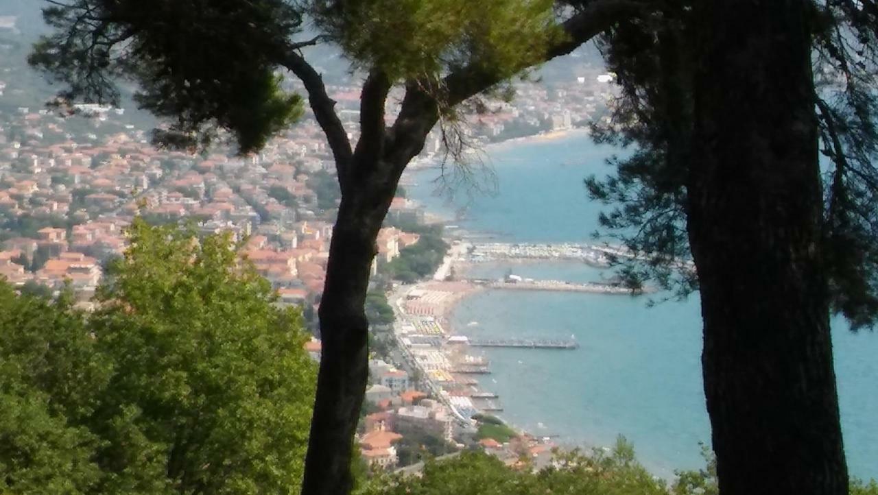 Torre Alpicella Holiday Home, A Scenic Escape Into Nature And Relaxation ディアーノ・マリーナ エクステリア 写真